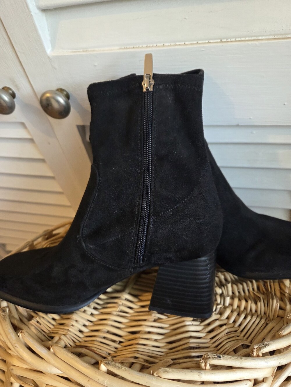 New Marc Fisher Womens Suede Look Short Ankle Boots 7.5 BLACK Block Heel $98